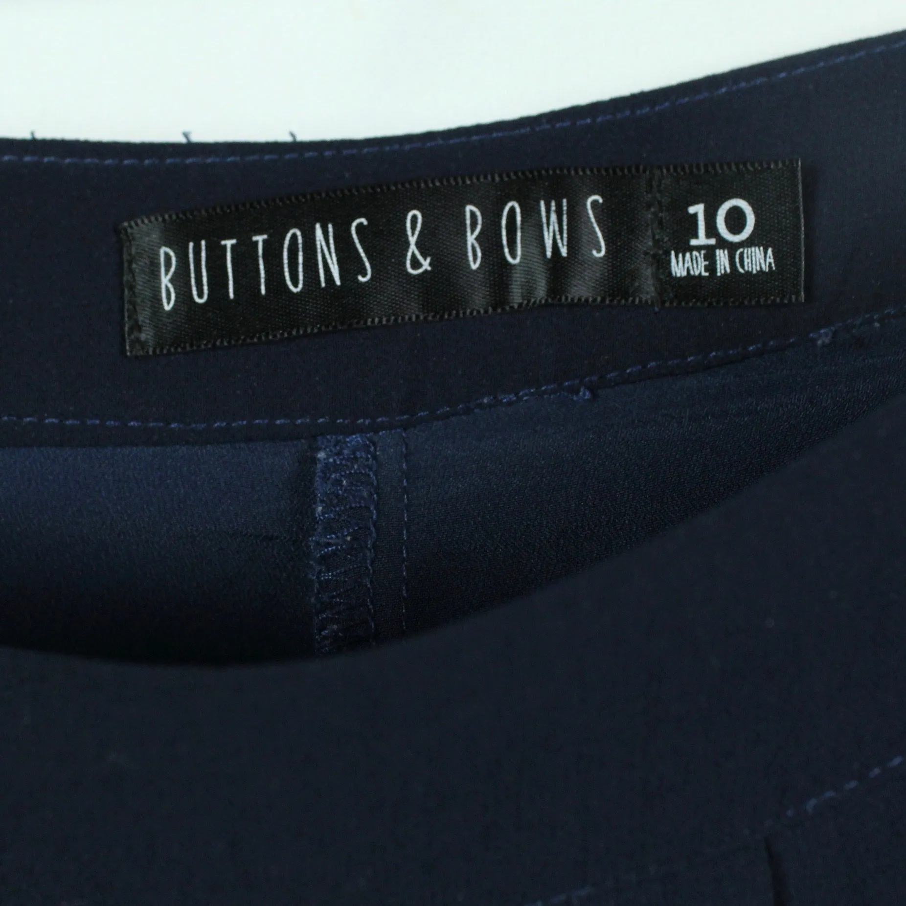 Second Hand BUTTONS & BOWS Shorts Gr. 38 dunkelblau Sommershorts Hot Pants (*)